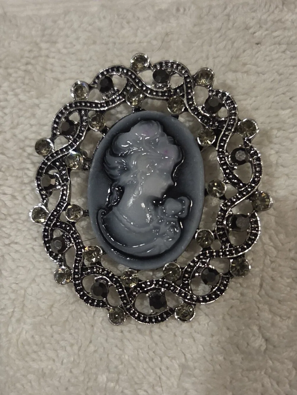 CAMEO BROOCH